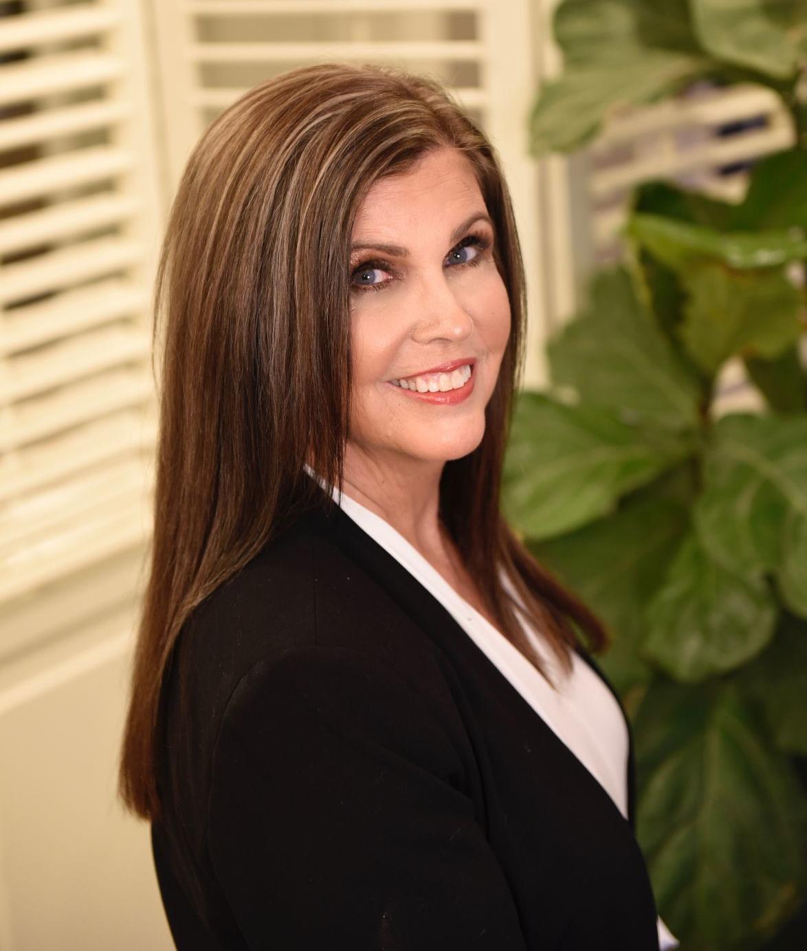 Laurie Godfrey McReynolds / Republican